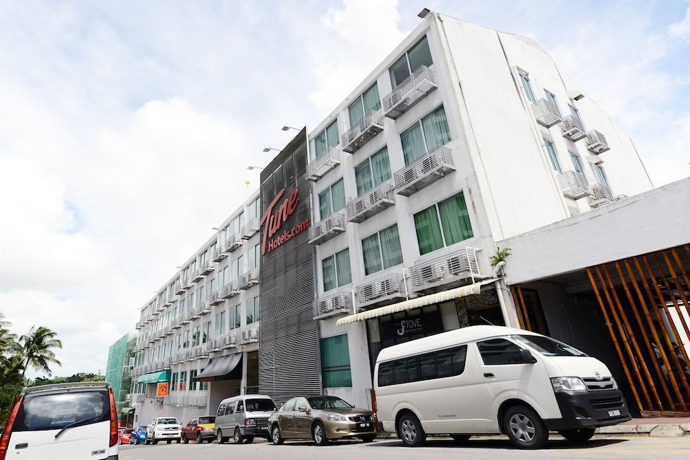 Tune Hotel - Waterfront Kuching Exterior photo