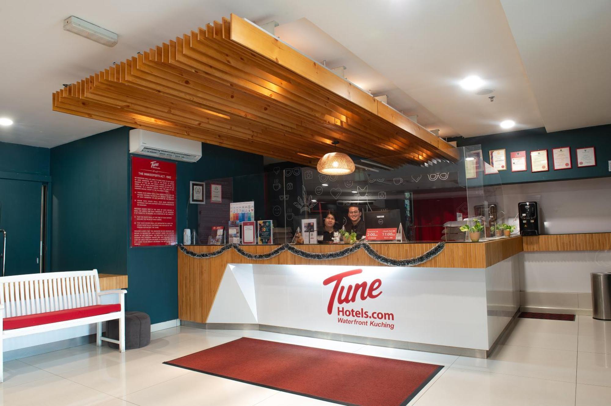 Tune Hotel - Waterfront Kuching Exterior photo