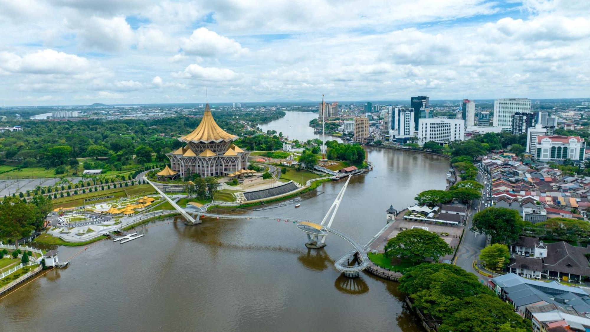 Tune Hotel - Waterfront Kuching Exterior photo